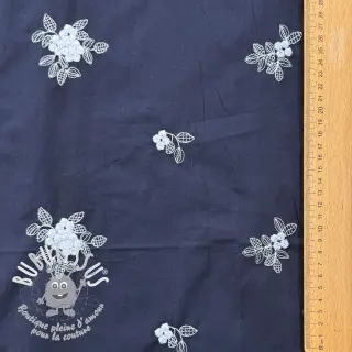 Tissu coton VOILE EMBROIDERY Flowers navy